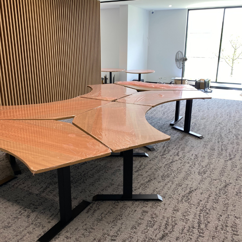 Stando Arena 120 Degree Electric Standing Desk