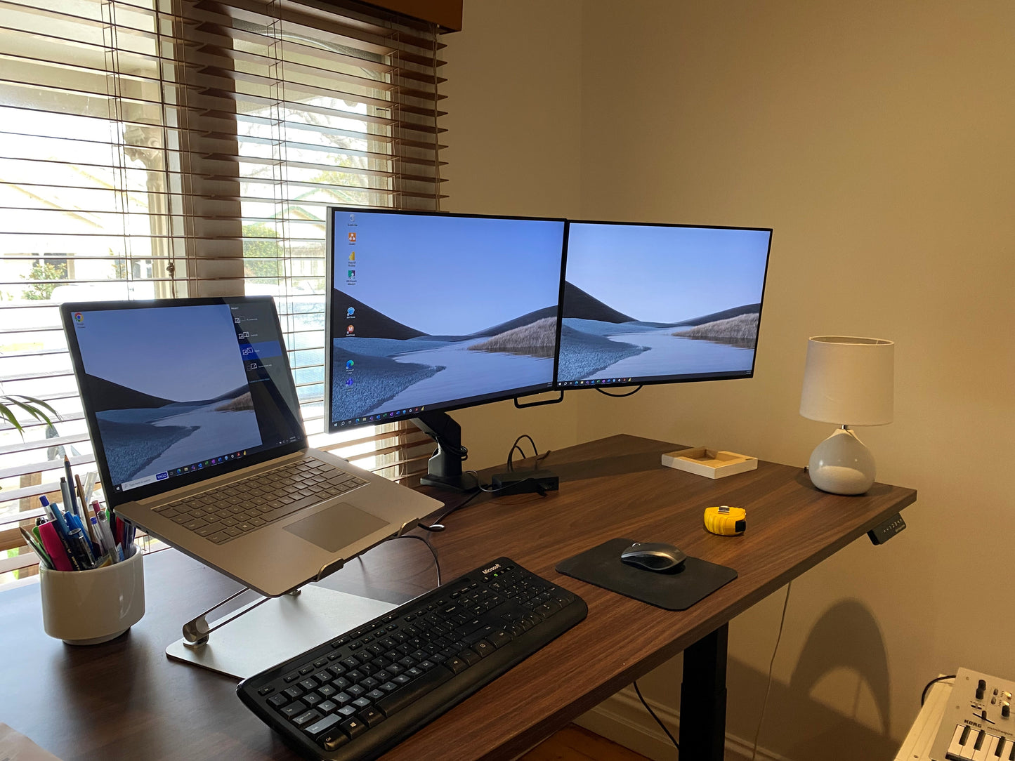 Clearance Stando Arena Melamine Standing Desk - Jarrah Legno